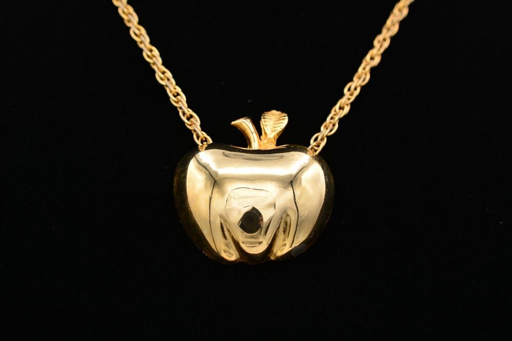 Medici Vintage Apple Pendant Necklace Gold Teacher School Signed Bin6A